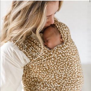 Solly Baby Leopard Wrap